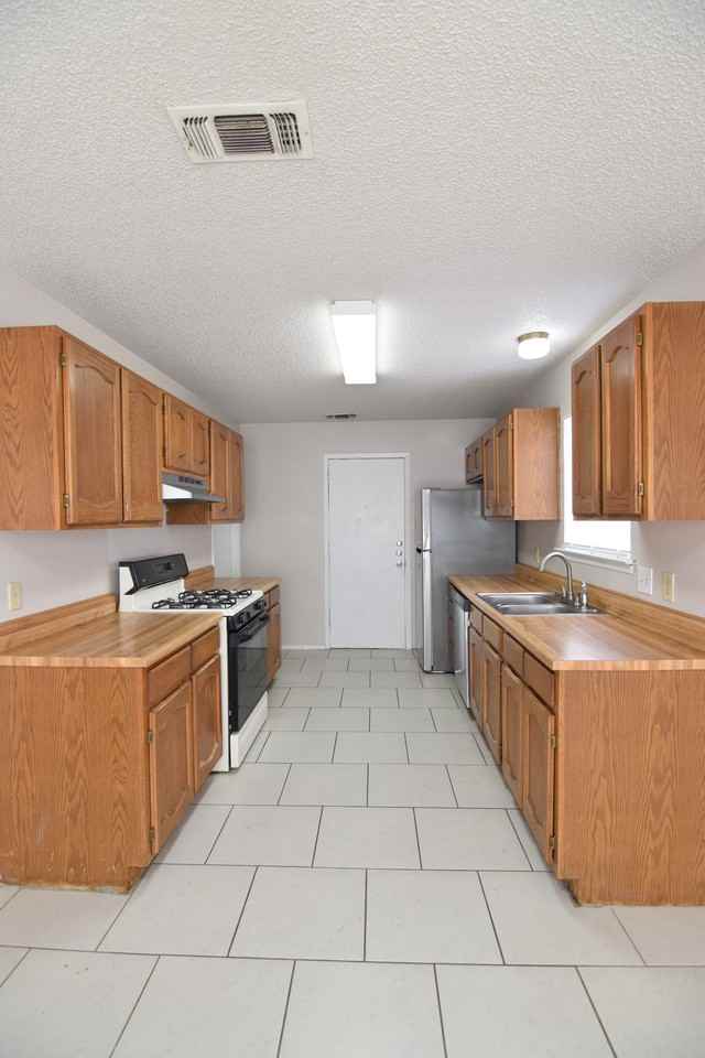 1508 Rose Ave - Photo 4 of 24