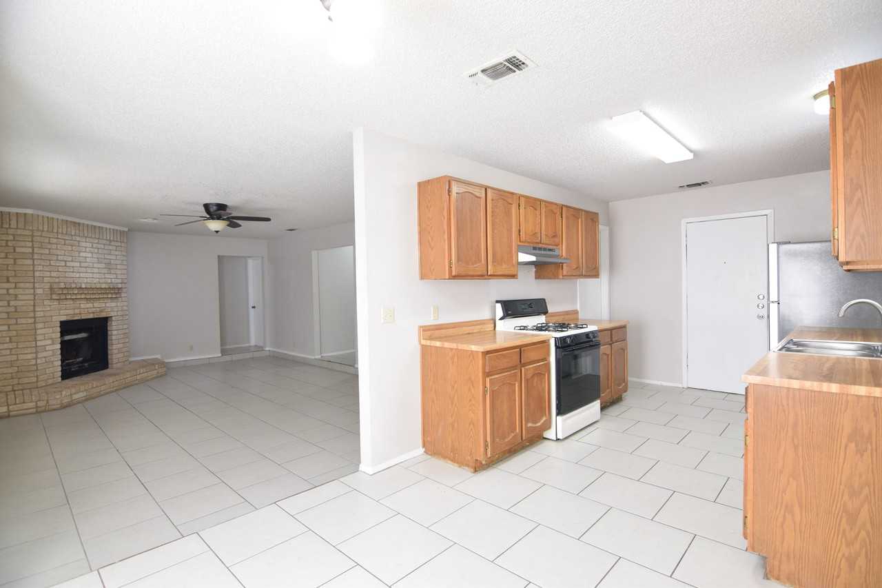 1508 Rose Ave - Photo 5 of 24