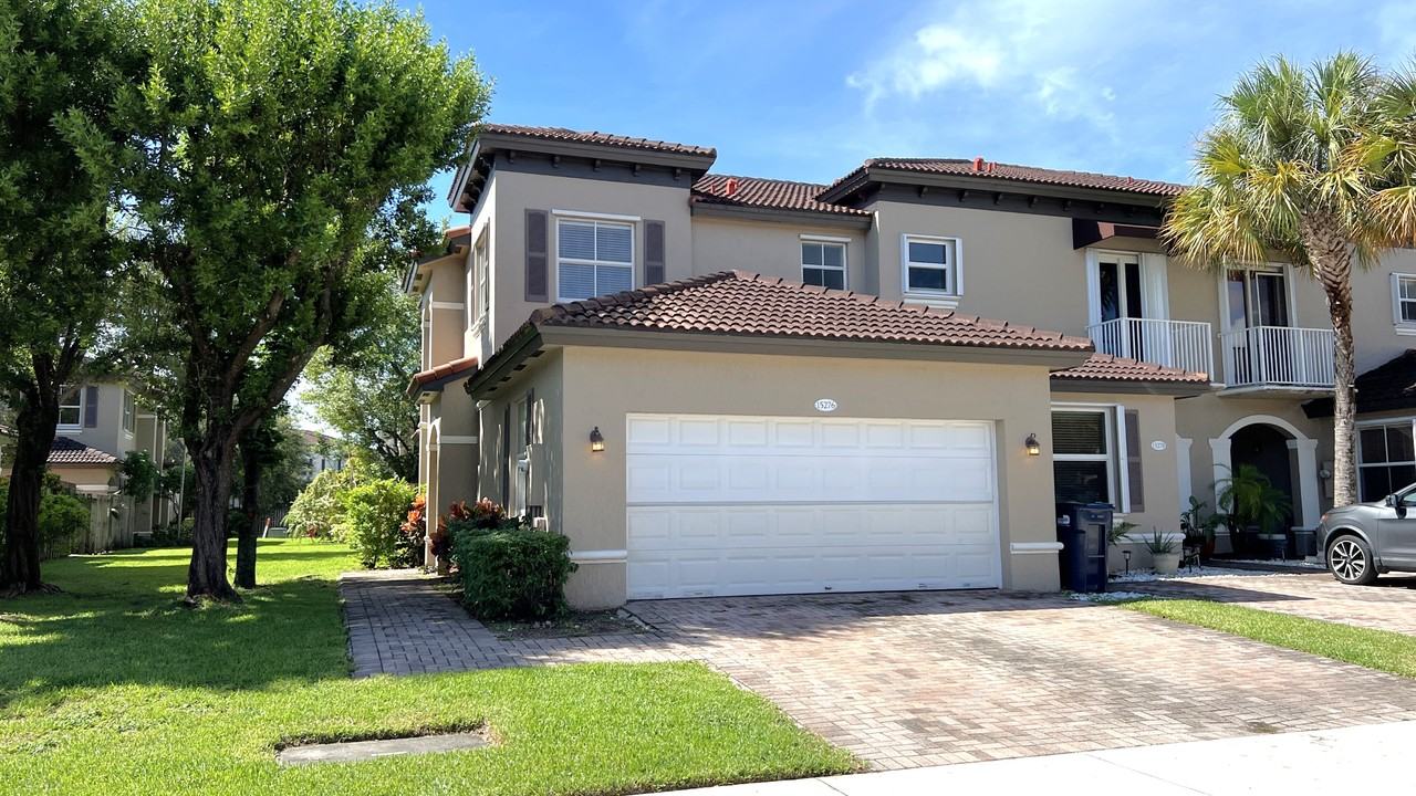 15276 Sw 88th Ter - Photo 2 of 20