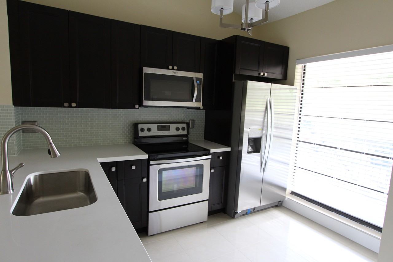 2720 S Oakland Forest Dr #1208 - Photo 3 of 19
