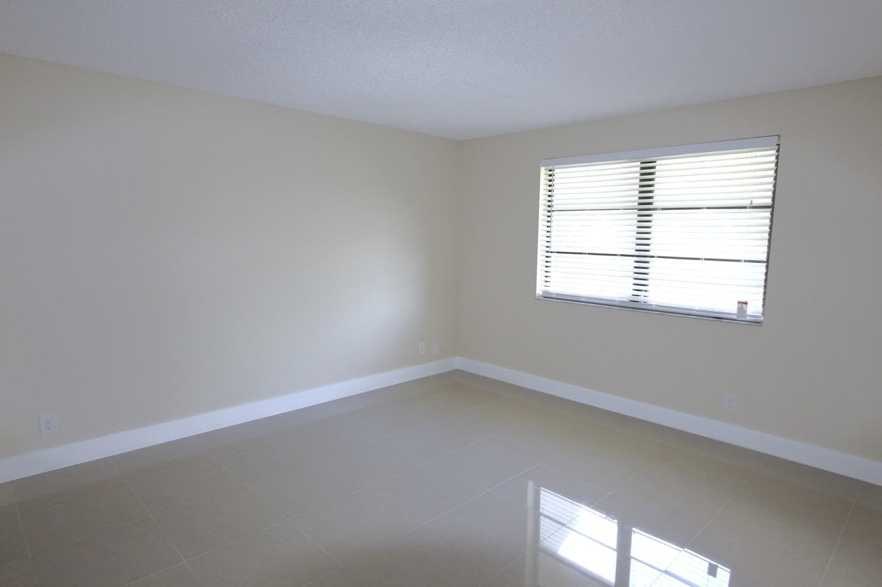 2720 S Oakland Forest Dr #1208 - Photo 7 of 19