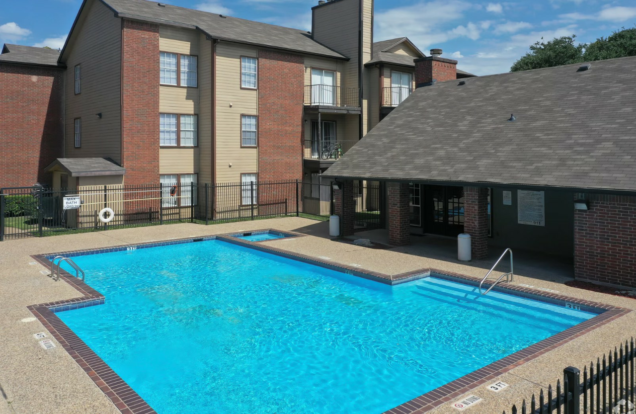 Buena Vista Apartments - Photo 2 of 5