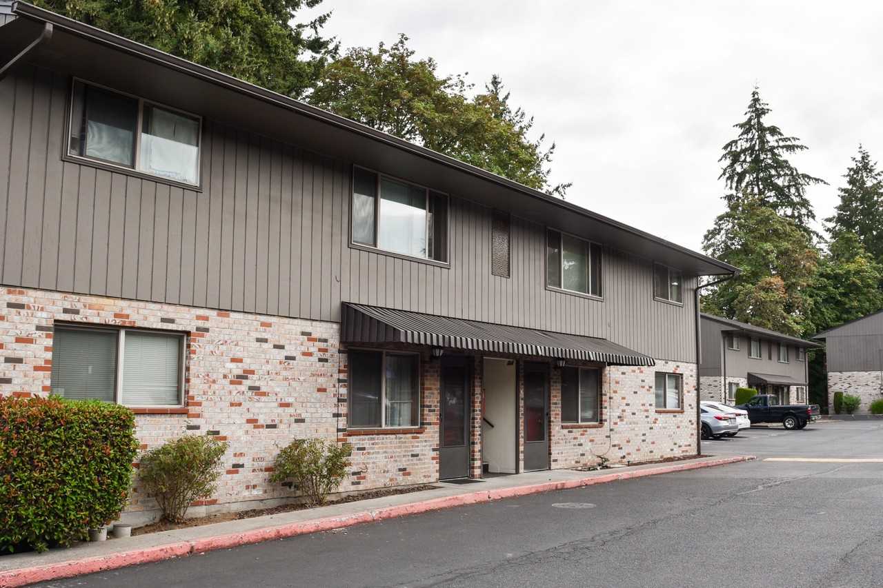 Covington Court Apartments - Photo 2 of 12