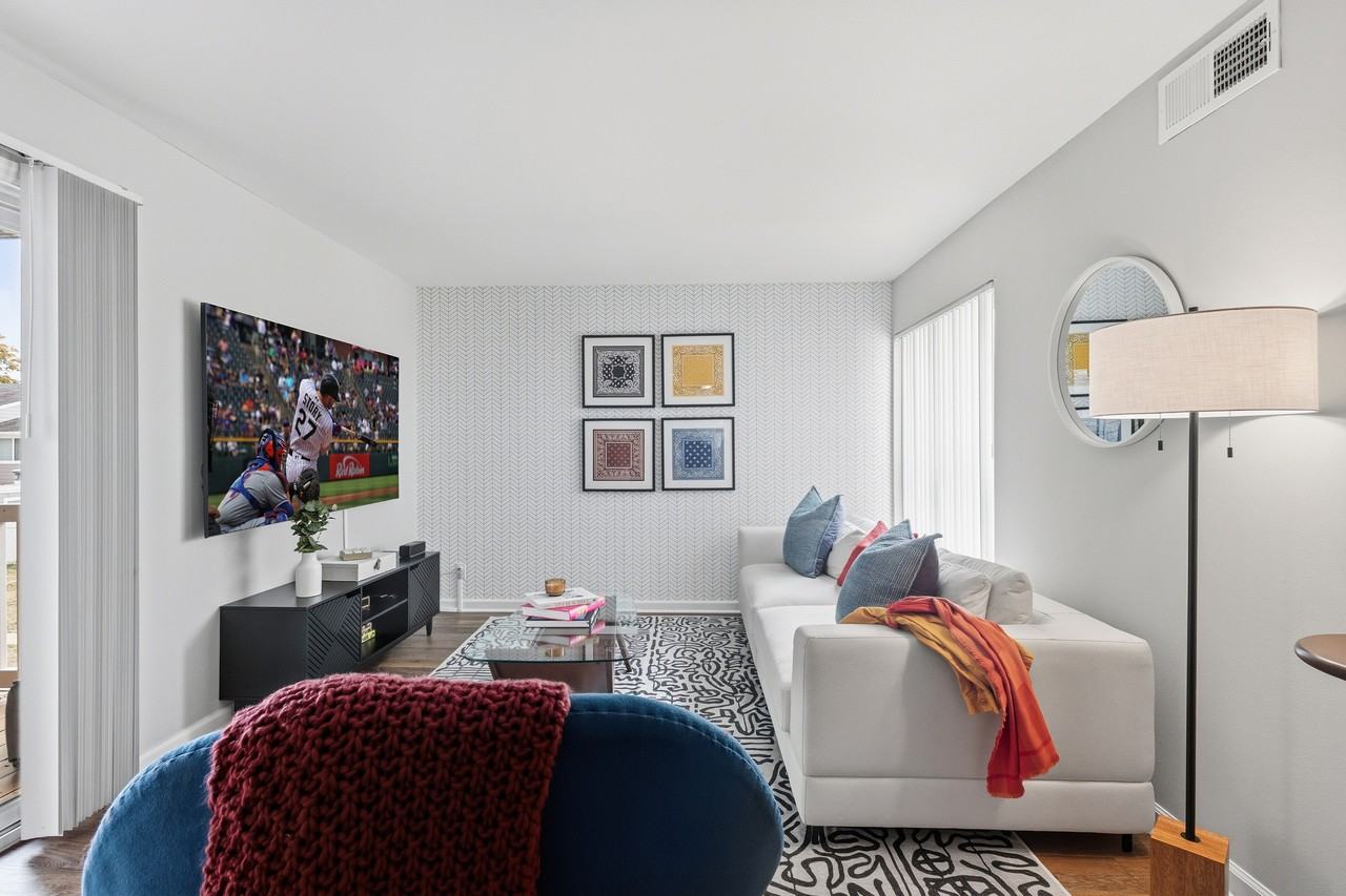 Fieldpointe of St. Louis - Photo 2 of 31