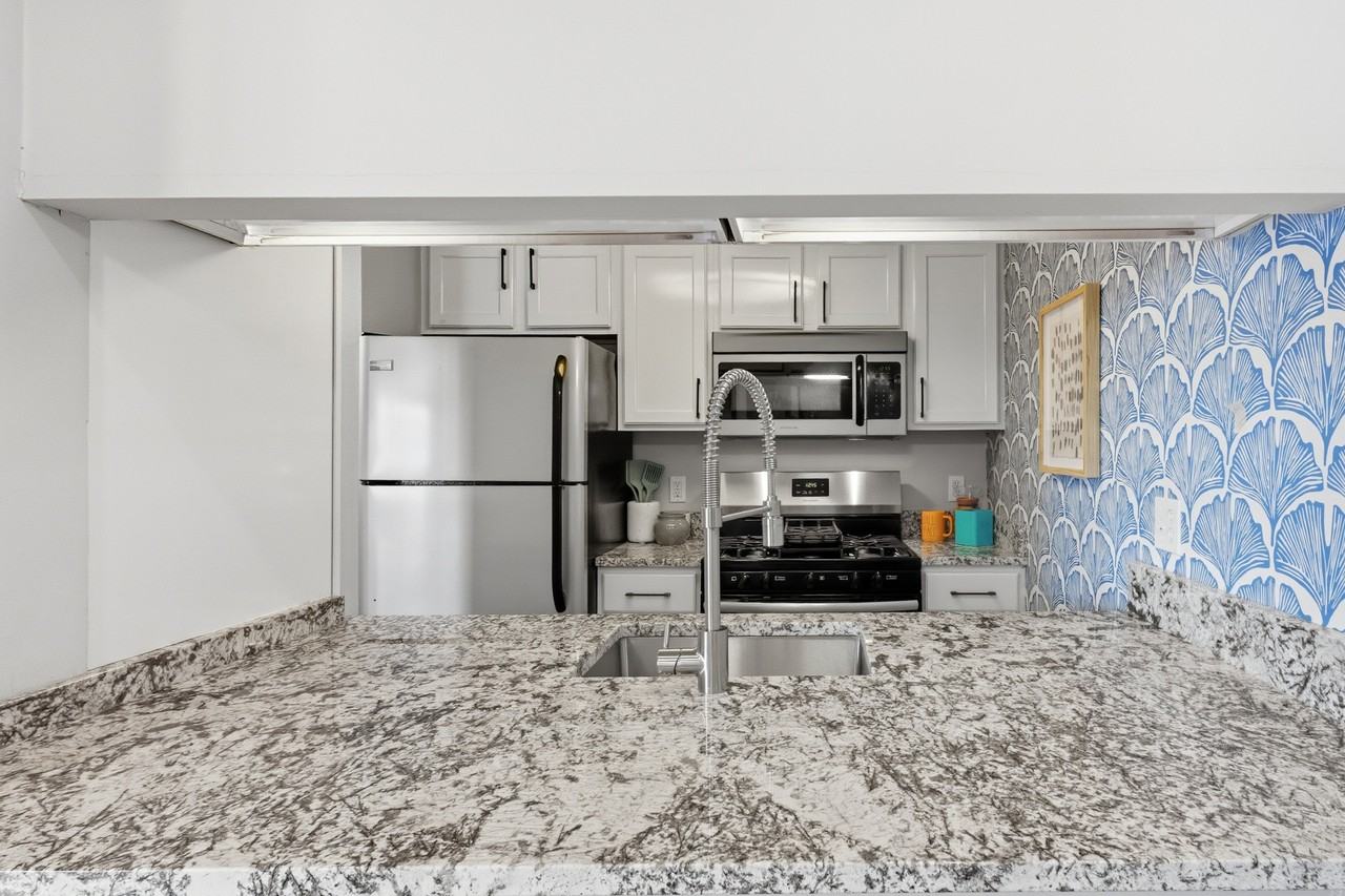 Fieldpointe of St. Louis - Photo 7 of 31