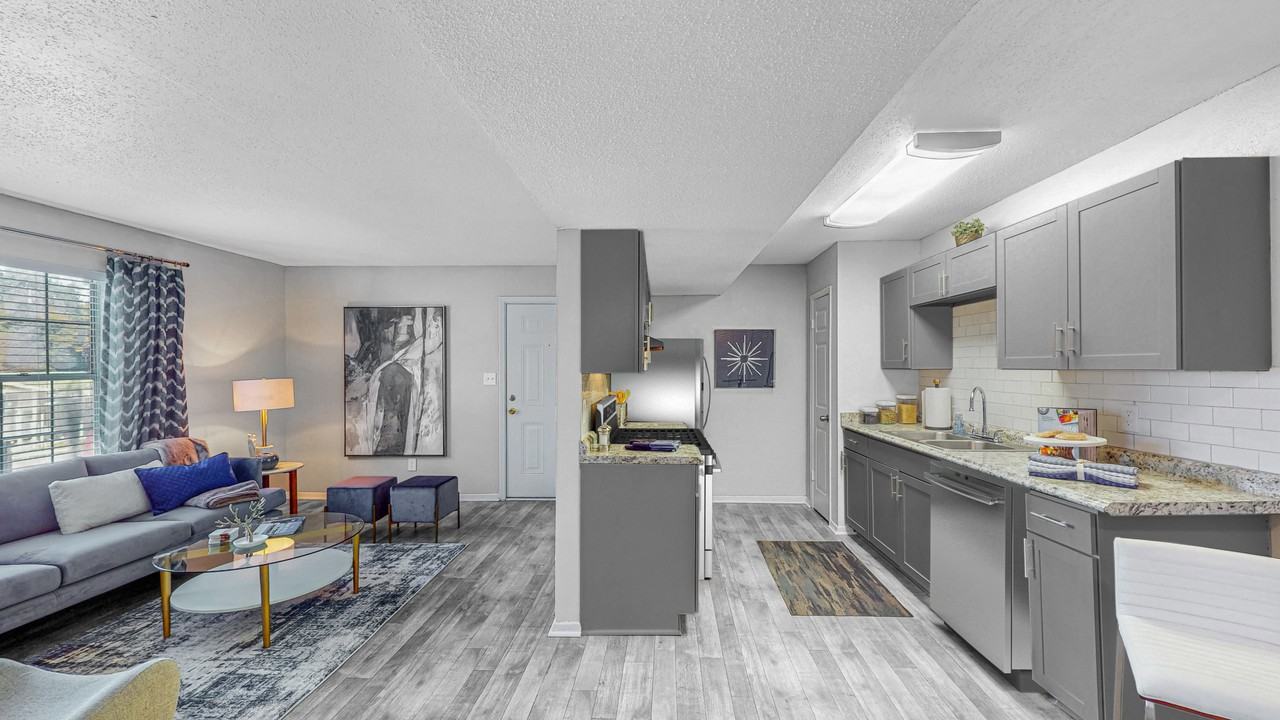 Broad on the Green - Photo 4 of 16