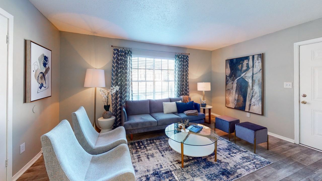 Broad on the Green - Photo 5 of 16