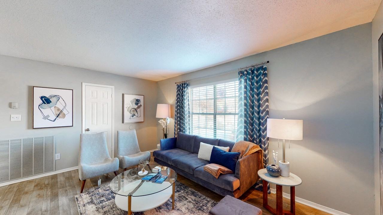 Broad on the Green - Photo 6 of 16