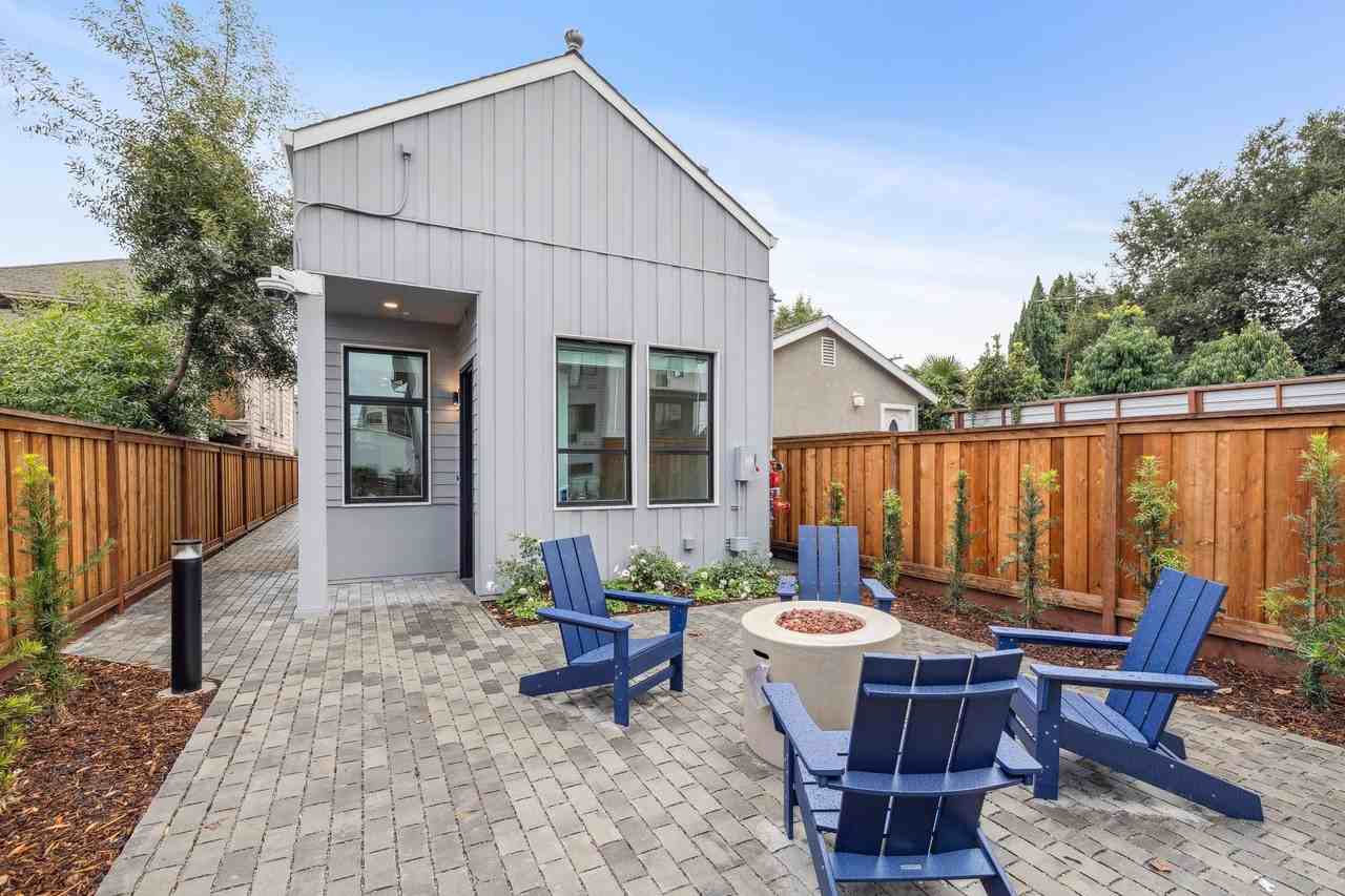 ArtHaus Chestnut - Photo 7 of 20