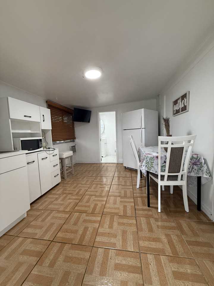 3050 Southwest 51st Avenue #1 - Photo 6 of 12