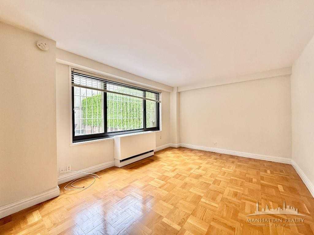 W 45th St #LBB - Photo 5 of 10