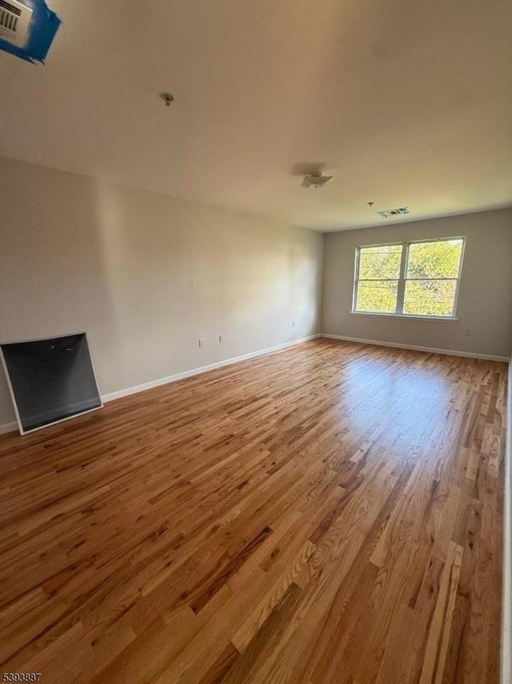 531 Jefferson Ave #A - Photo 6 of 10