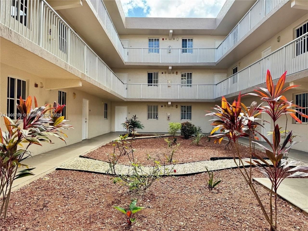 6175 Nw 186th St #303 - Photo 7 of 35