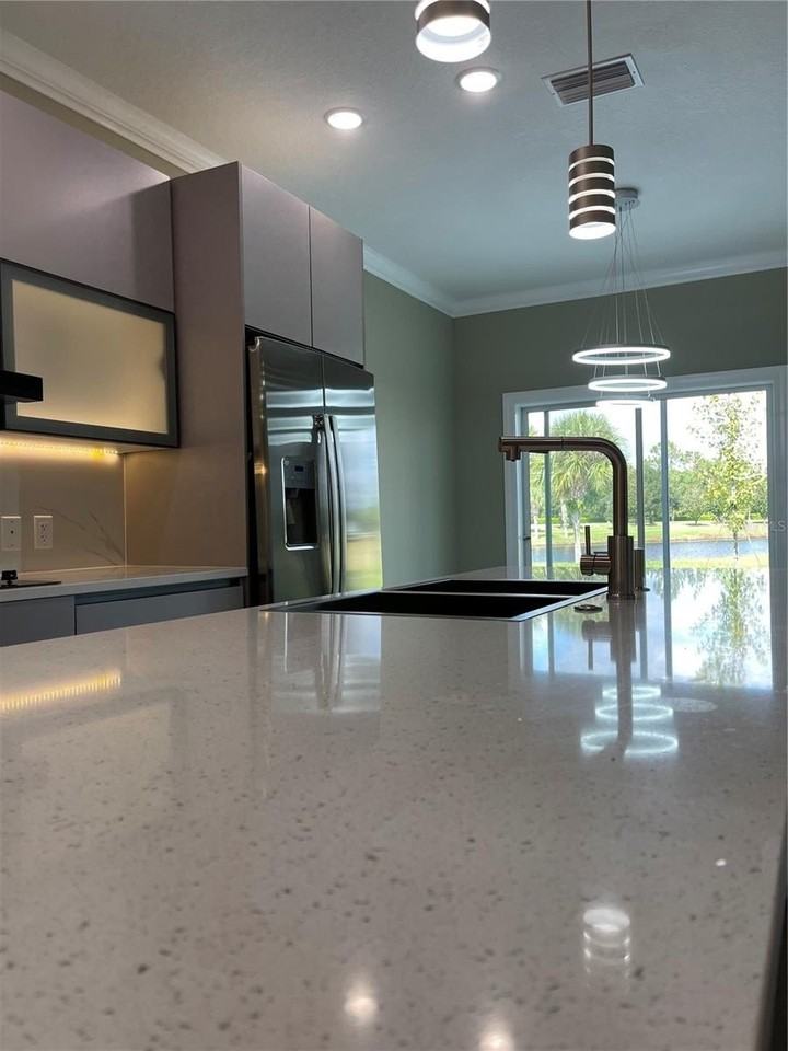 1810 Brentwood Ct - Photo 5 of 41