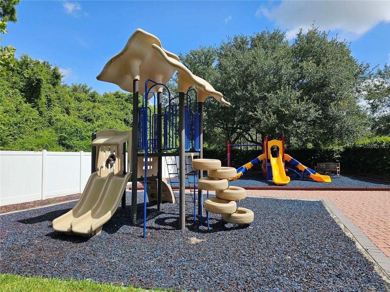 5354 Diplomat Ct #105 - Photo 6 of 37