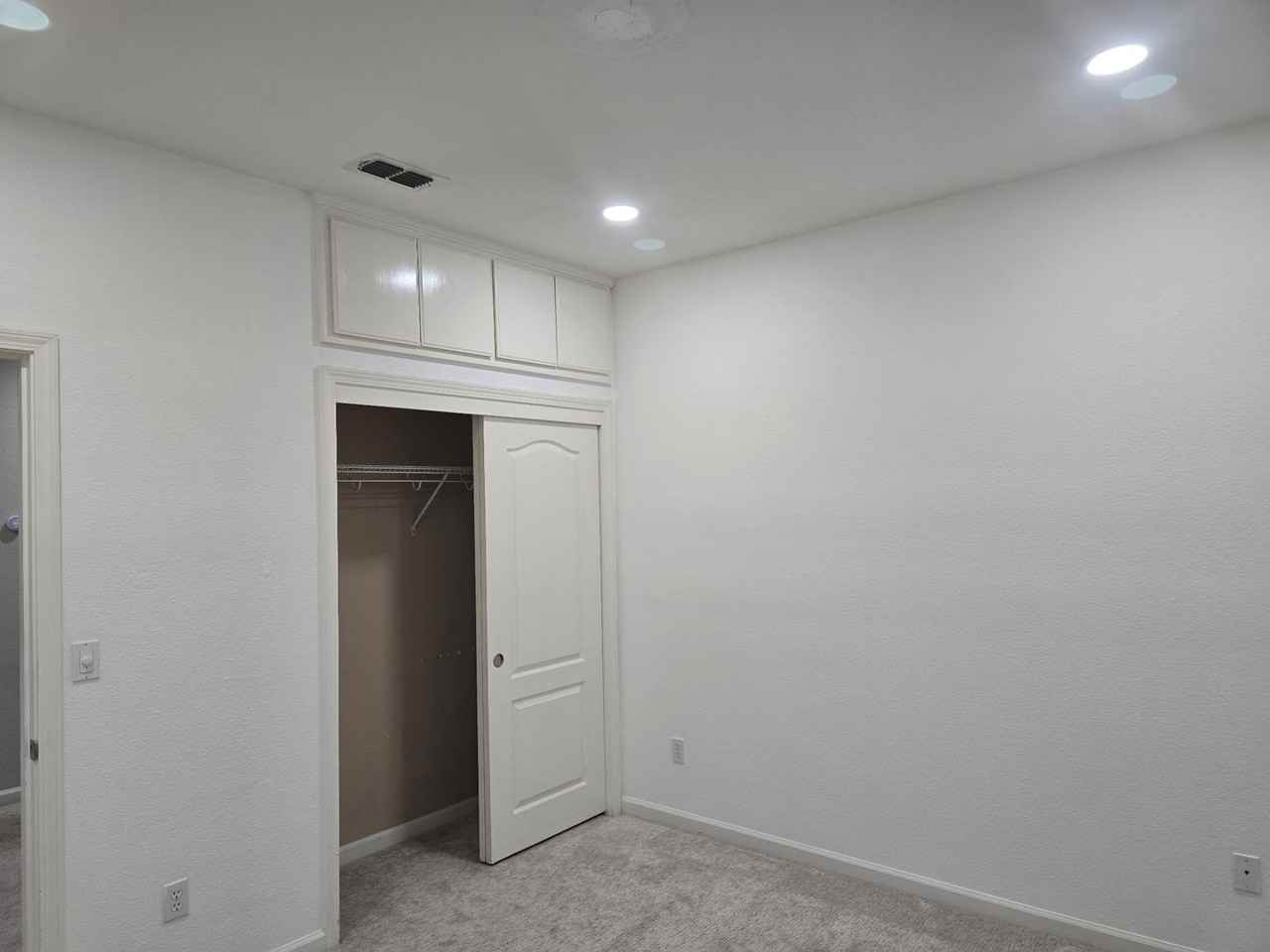 4227 S Fontana St - Photo 3 of 25