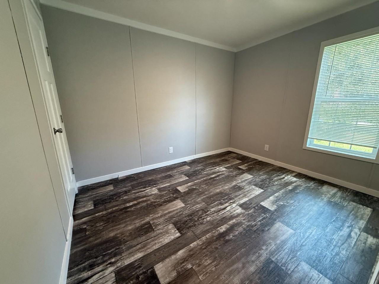 4901 Vaughn Rd - Photo 3 of 20