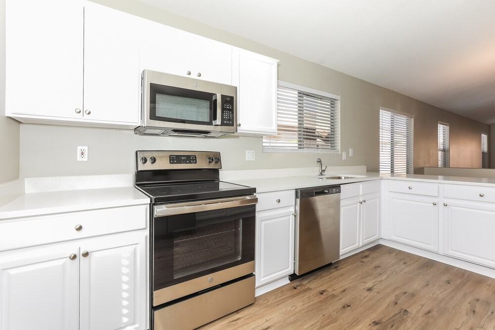 10264 East Crescent Avenue - Photo 7 of 16