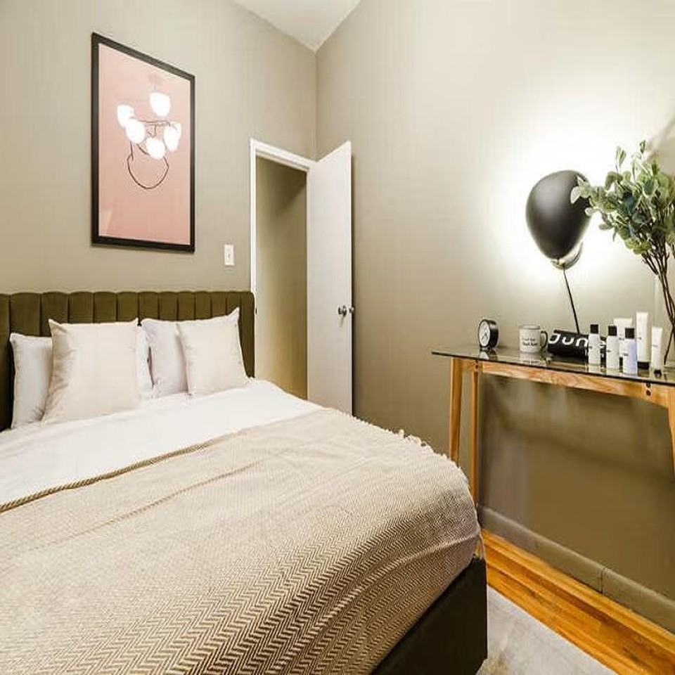 104 W 83rd St #1323892P - Photo 3 of 6