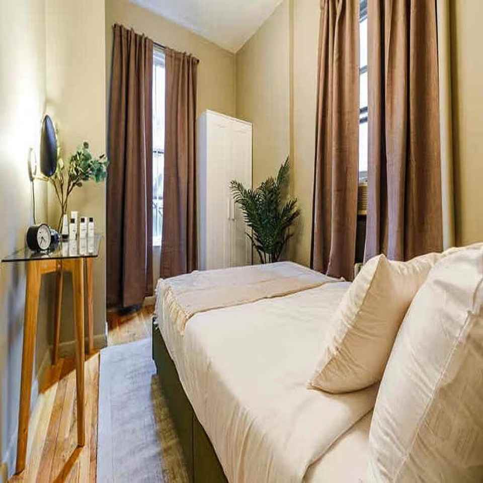 104 W 83rd St #1323892P - Photo 4 of 6