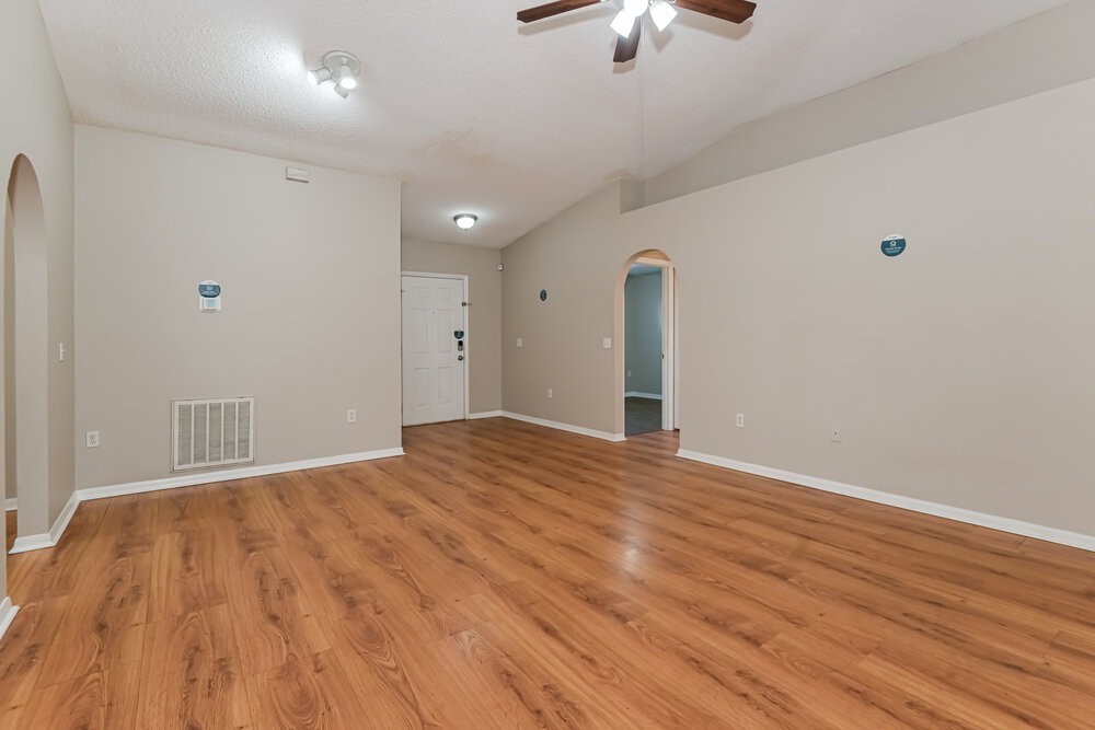 1421 Runes Ct - Photo 3 of 16