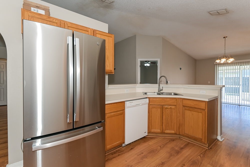 1421 Runes Ct - Photo 7 of 16