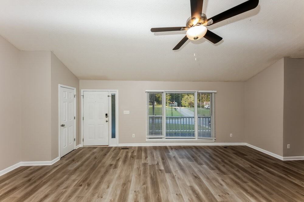 524 Legacy Park Dr - Photo 5 of 23