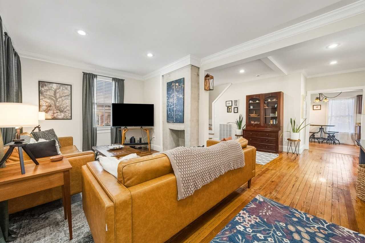 220 Cleland St #1300981P - Photo 2 of 22