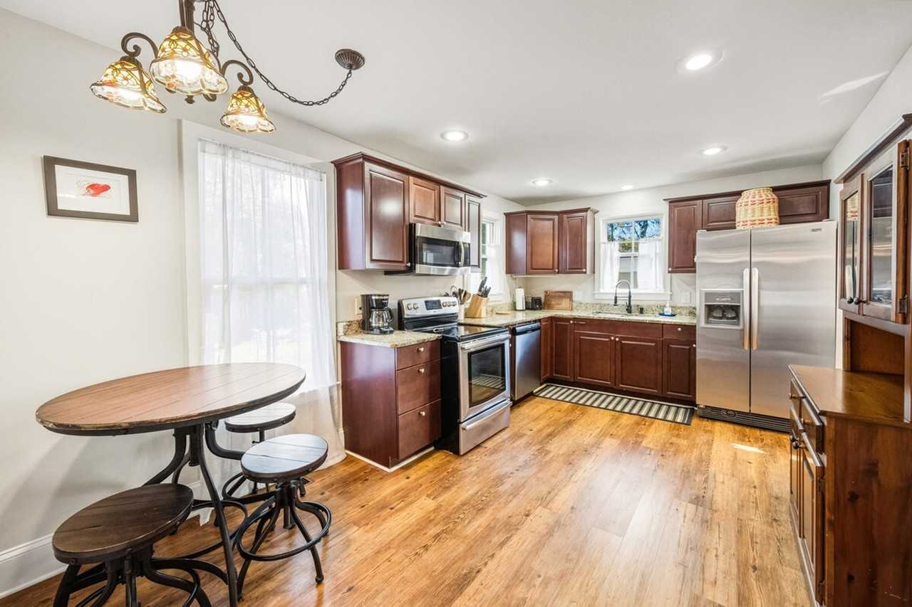 220 Cleland St #1300981P - Photo 7 of 22