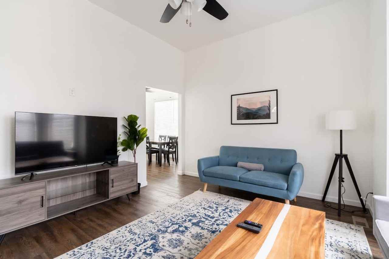 2334 Se 8th Ave #1309820P - Photo 2 of 29