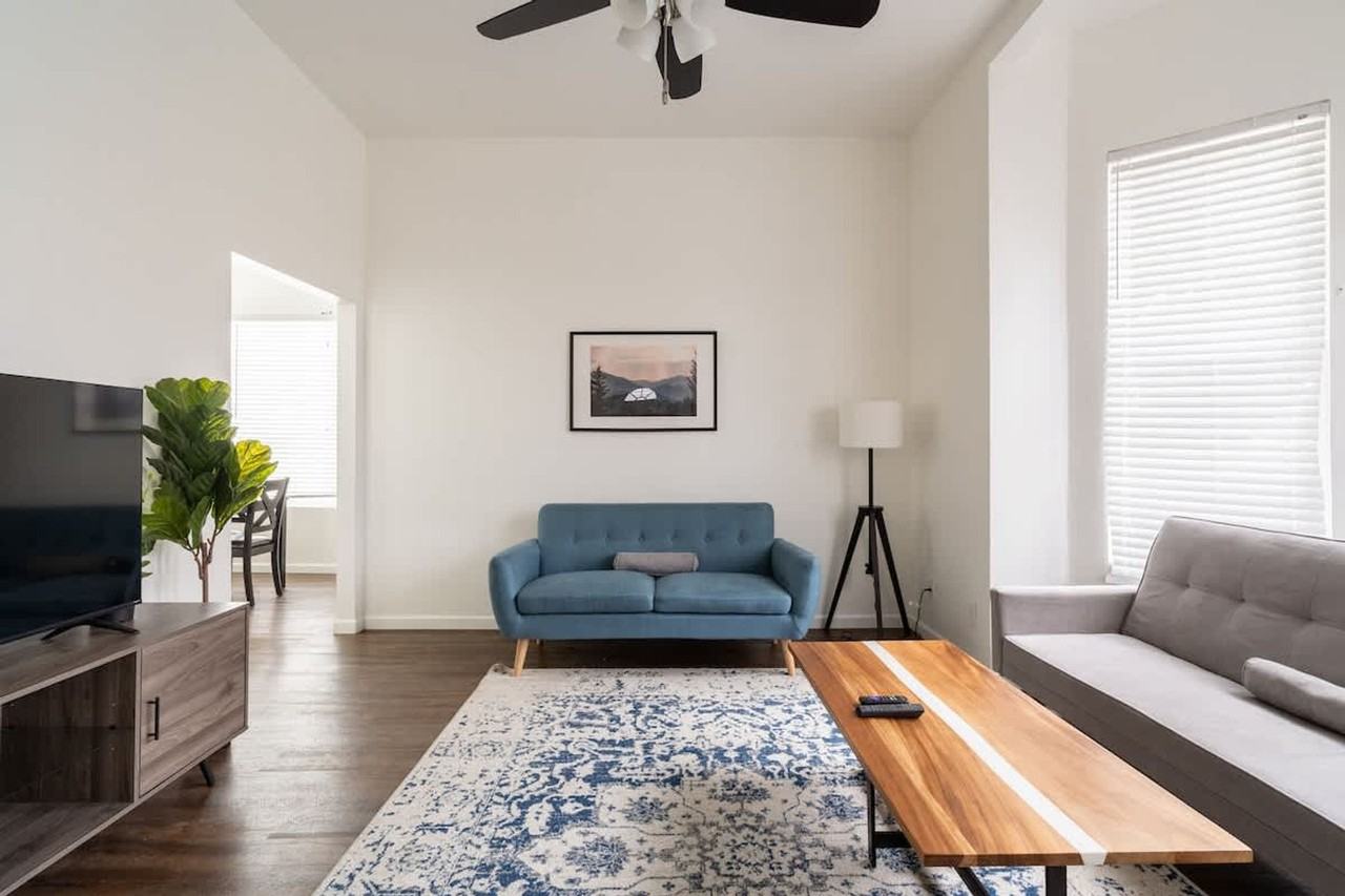 2334 Se 8th Ave #1309820P - Photo 3 of 29