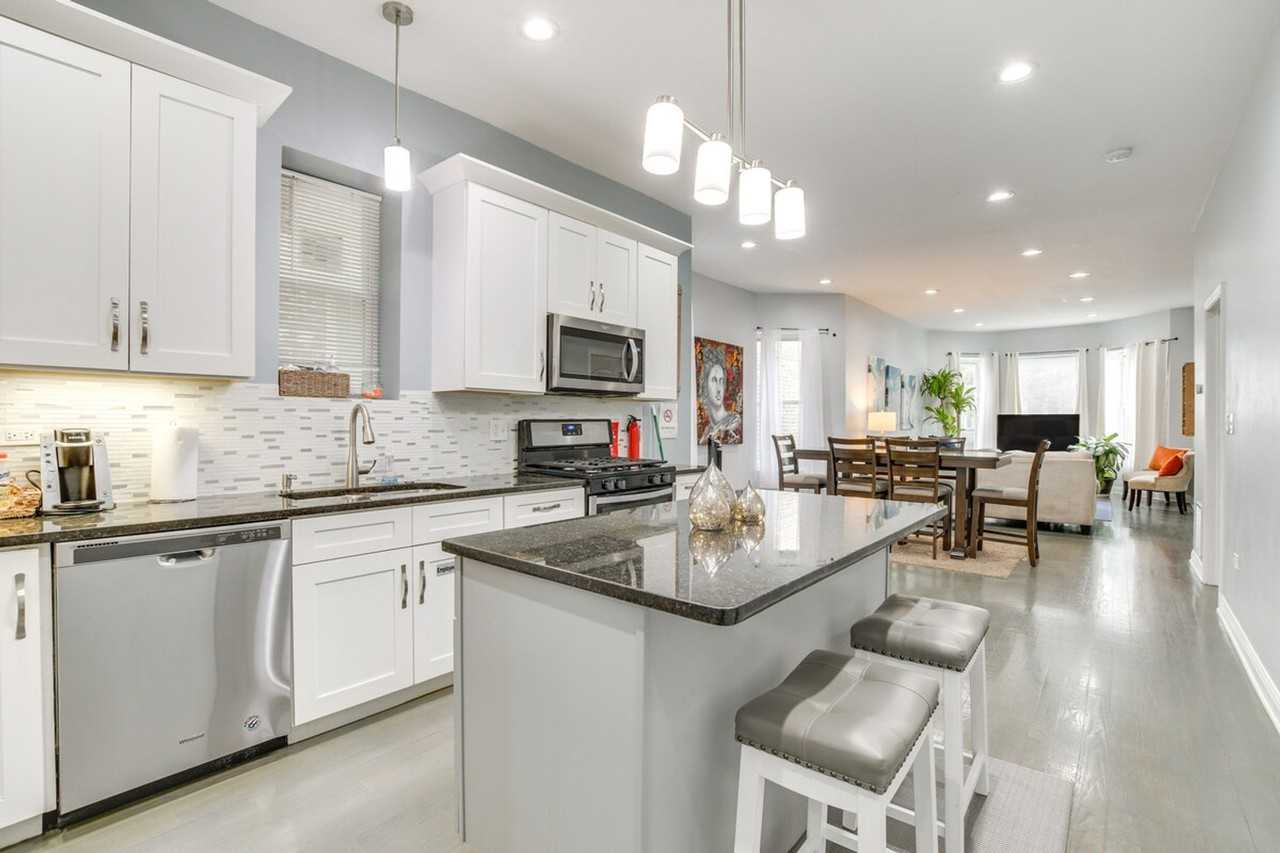 4904 West Fulton Street - Photo 3 of 31