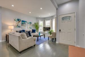 featured image of 4904 W Fulton St