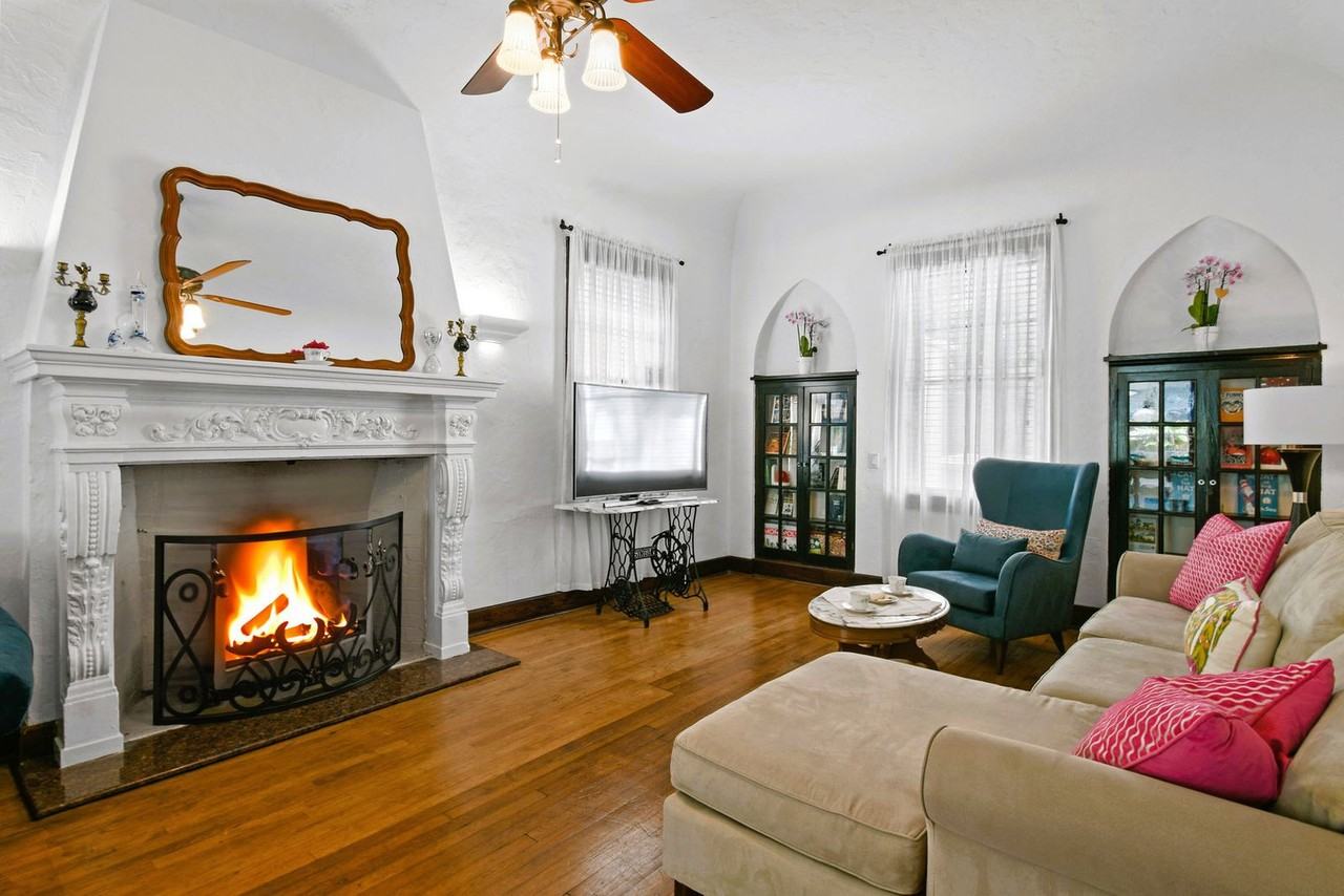 414 Lake Shore Drive - Photo 2 of 94