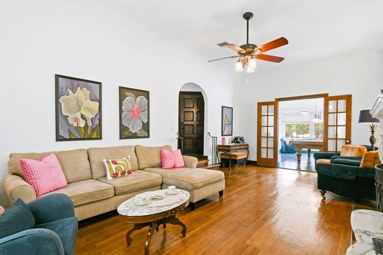 414 Lake Shore Drive - Photo 3 of 94