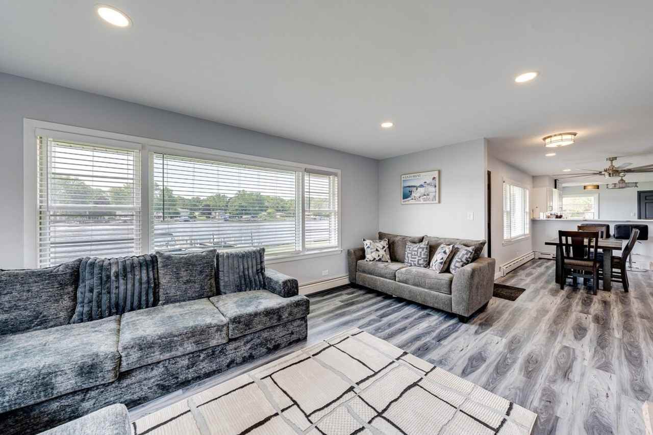 811 North River Road #1306762P - Photo 3 of 27