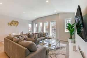 featured image of 5436 S Michigan Ave