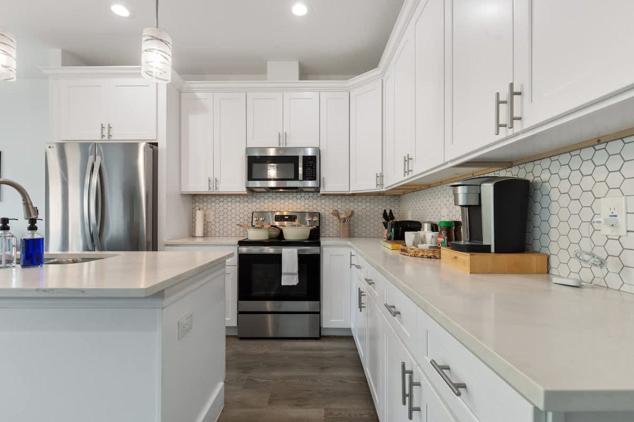 4508 Noble Street #1322511P - Photo 7 of 28