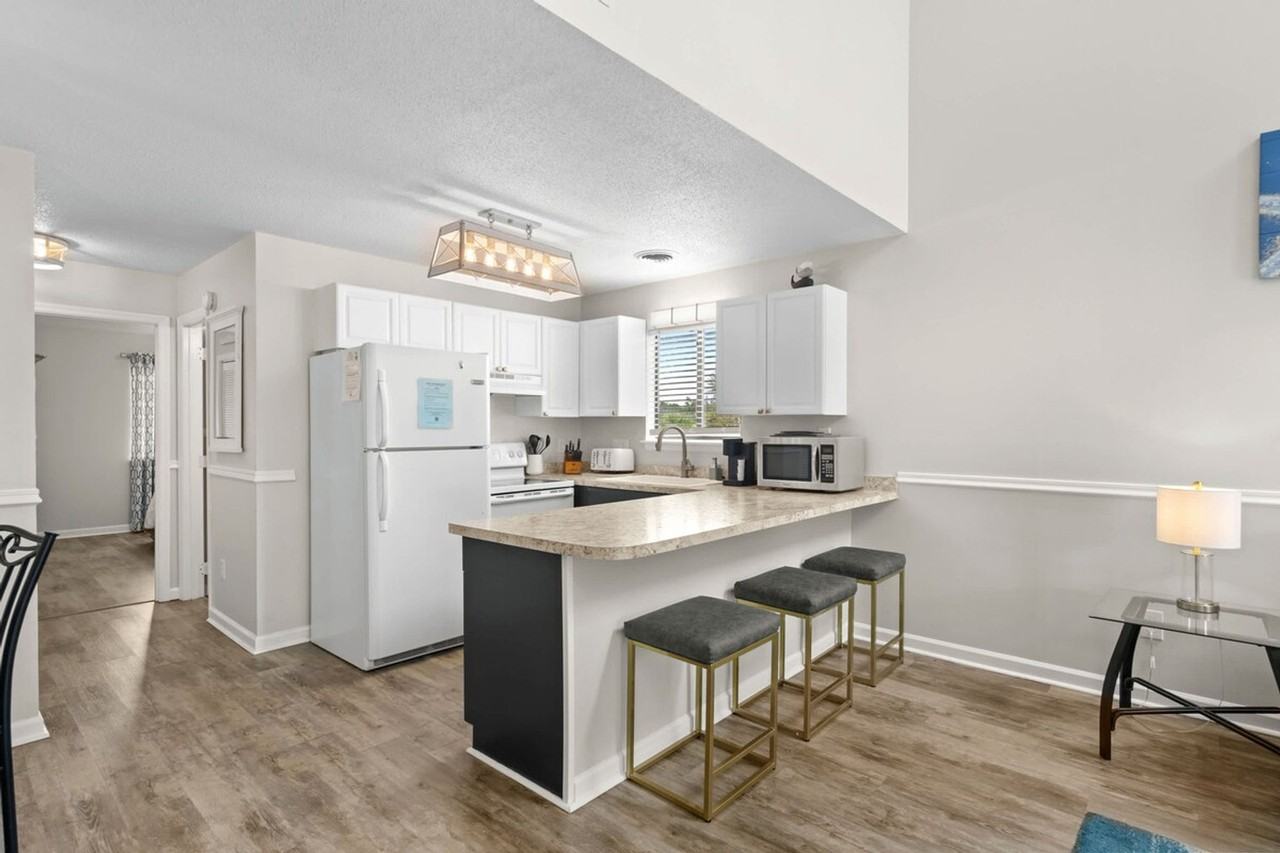 1890 Colony Dr #1329072P - Photo 3 of 39