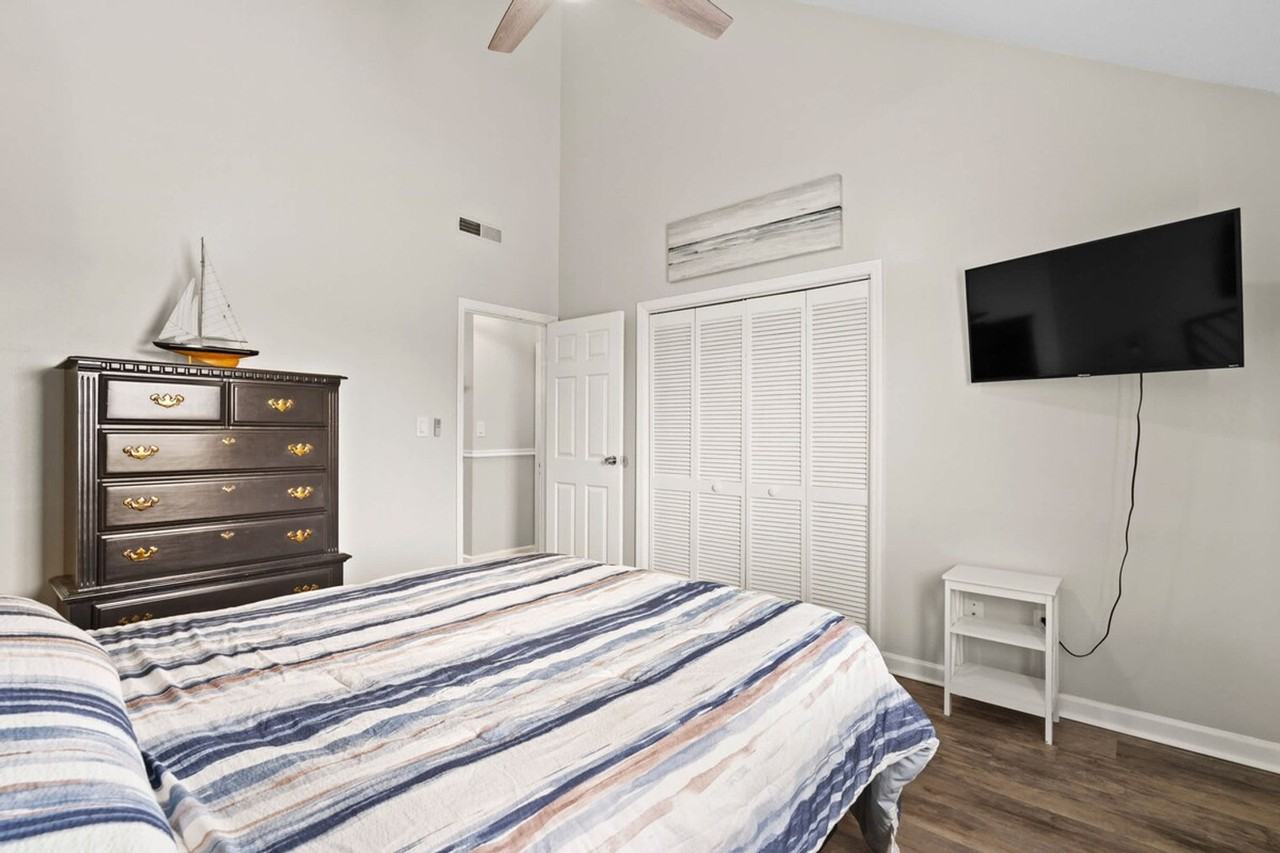 1890 Colony Dr #1329072P - Photo 5 of 39