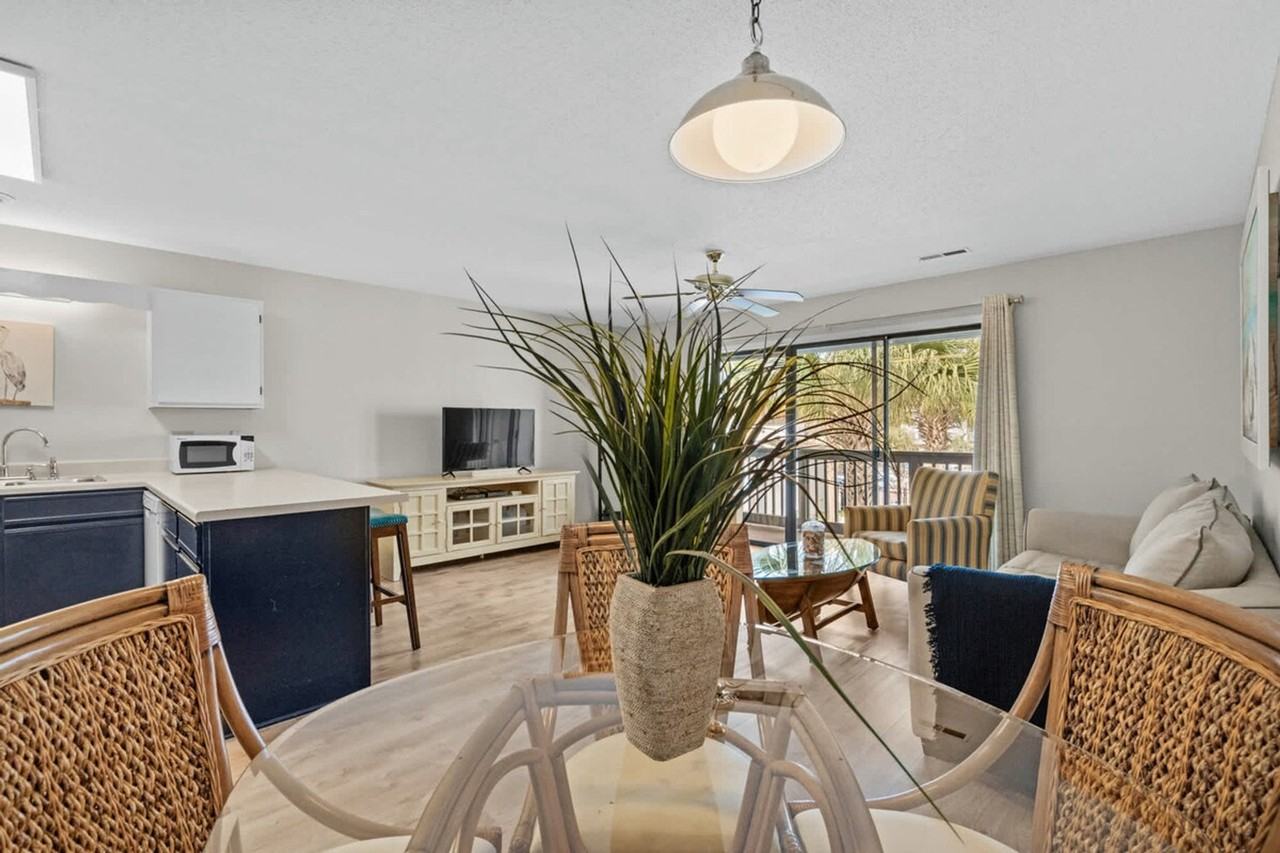 76 S Reindeer Rd #1329032P - Photo 5 of 40