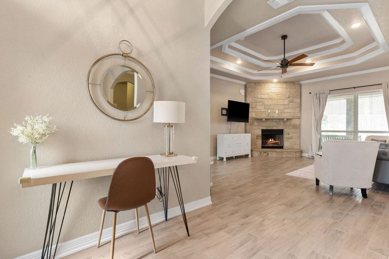 2026 Henrietta Avenue #1324871P - Photo 2 of 35