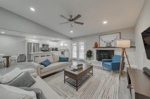 featured image of 2922 Clover Valley Dr