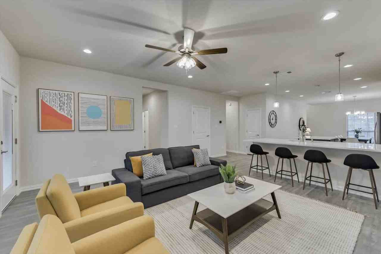 441 Avenue a #1019524P - Photo 3 of 34