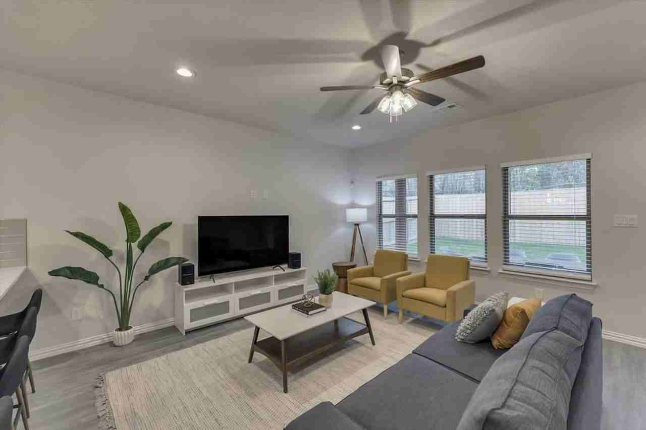 441 Avenue A #1019524P - Photo 4 of 34