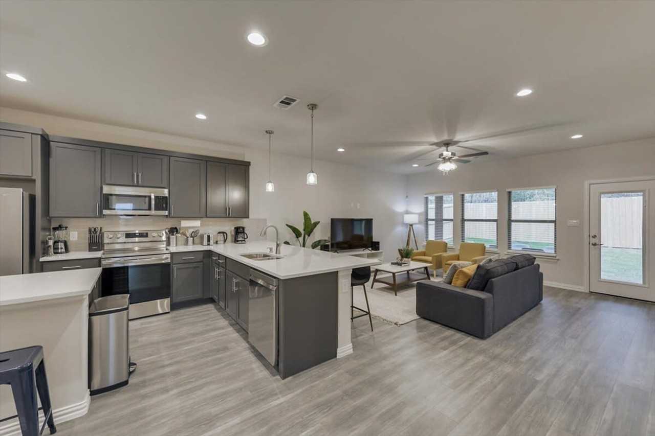 441 Avenue A #1019524P - Photo 6 of 34