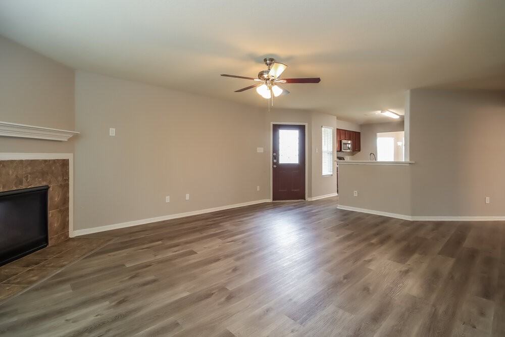 16746 Warbler Dr - Photo 4 of 17