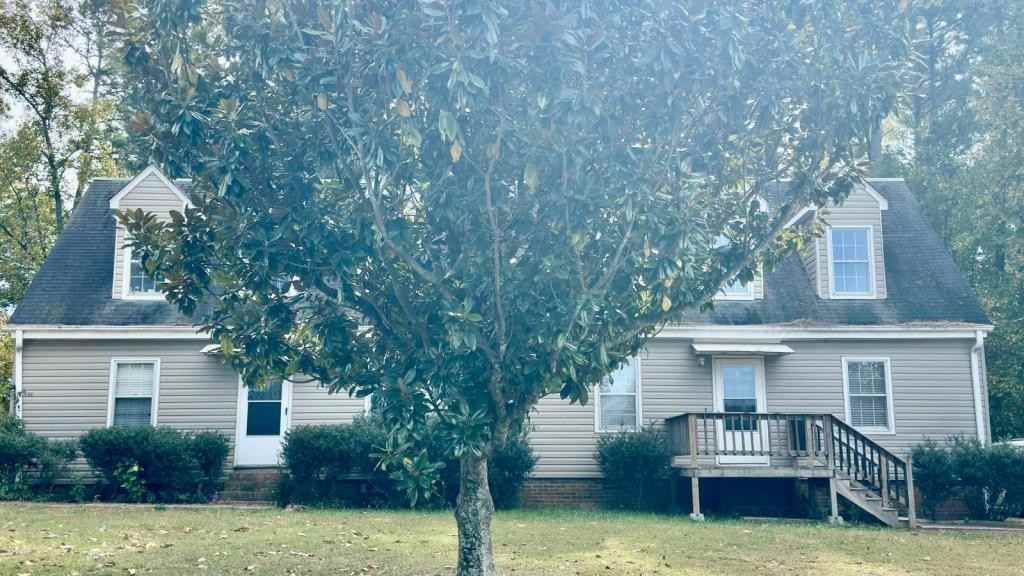 105 Carson Dr - Photo 4 of 27