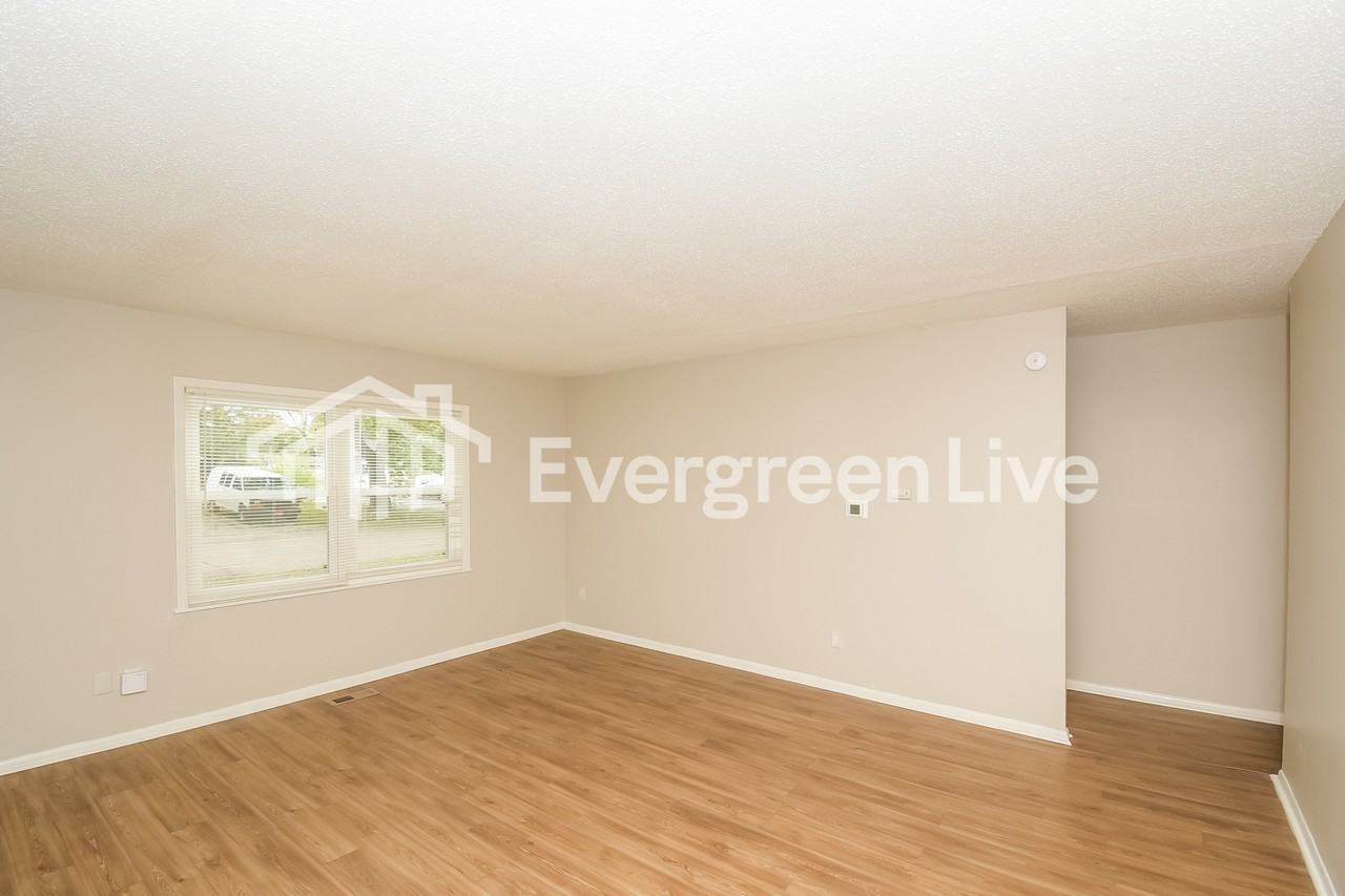 9920 Kramer Ct - Photo 2 of 15