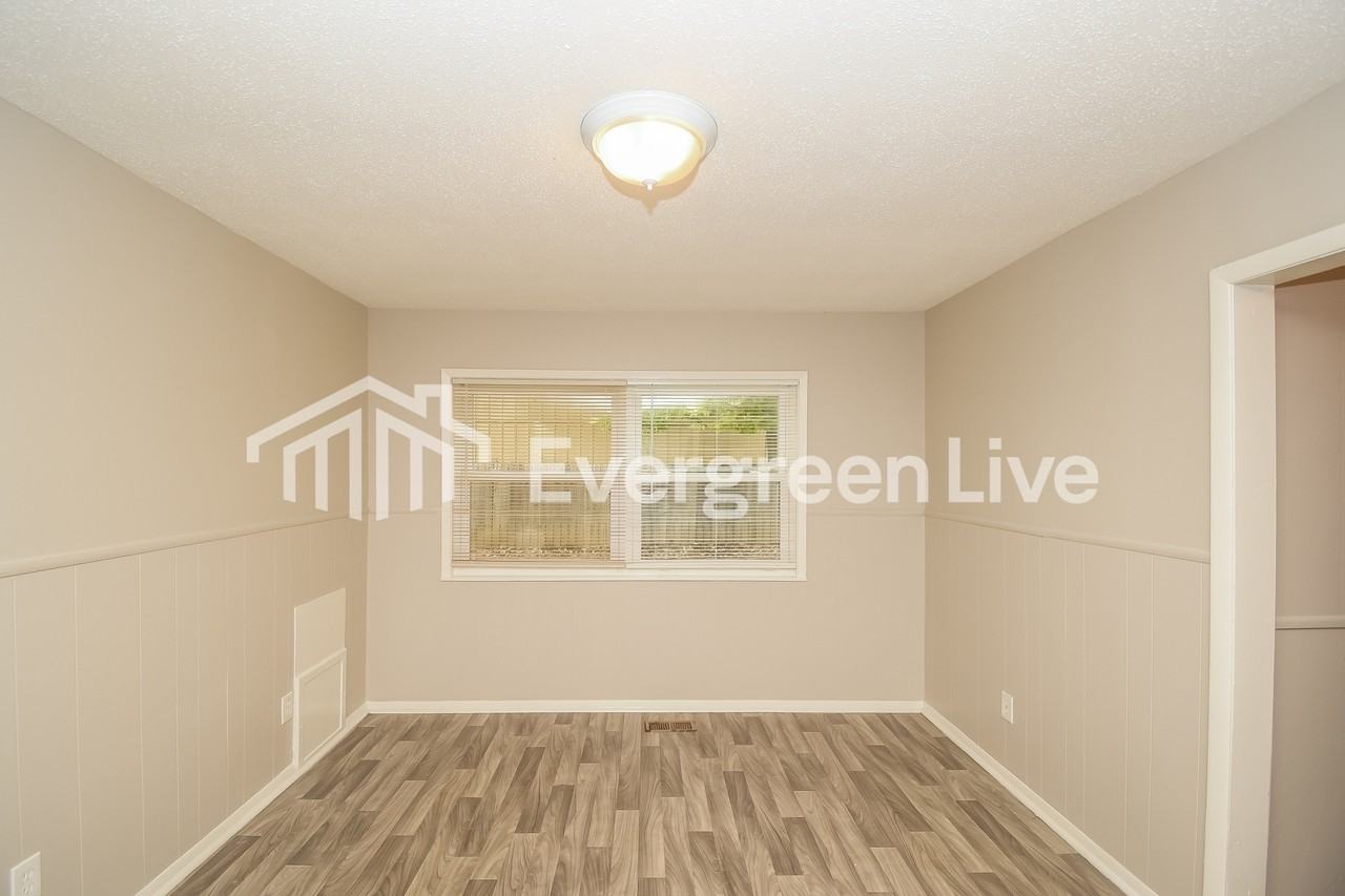 9920 Kramer Ct - Photo 4 of 15